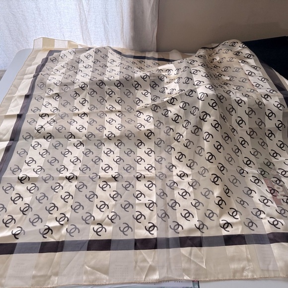 Long Polyester Scarf - Picture 2 of 10